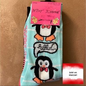 🛍 NWT 🐧 Betsey Johnson 3-pack crew socks 🐧